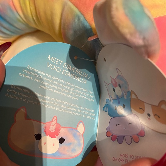 Esmeralda Squishmallows Pet Bed - Picture 3 of 4